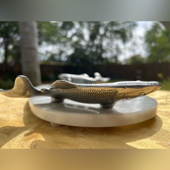 Carrara marble and pewter silver fish design handles serving tray - Picture 10 of 10